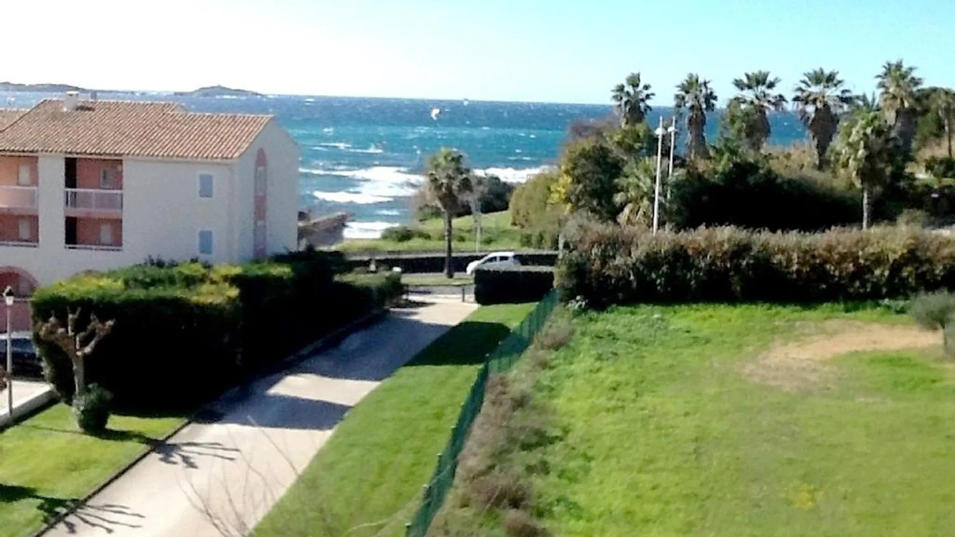 Appartement T2 Renove Avec Balcon A 200M Des Plages - Fr-1-316-346 Six-Fours-les-Plages 0*,  França