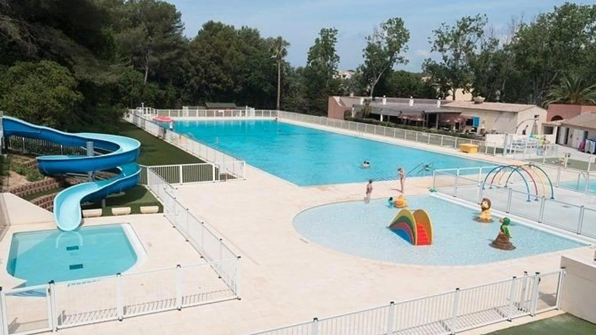 Appartement T2 Renove Avec Balcon A 200M Des Plages - Fr-1-316-346 Six-Fours-les-Plages 0*,  Frankrig