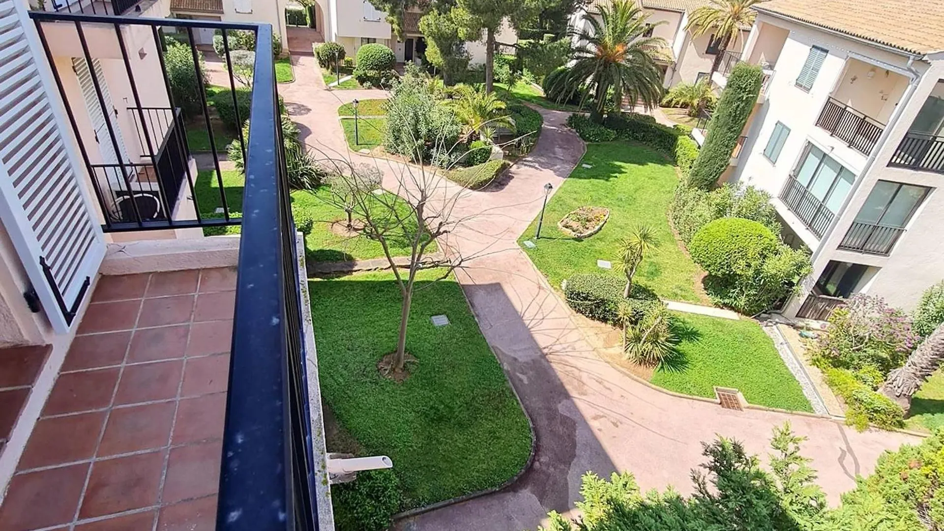 Appartement T2 Renove Avec Balcon A 200M Des Plages - Fr-1-316-346 Six-Fours-les-Plages França